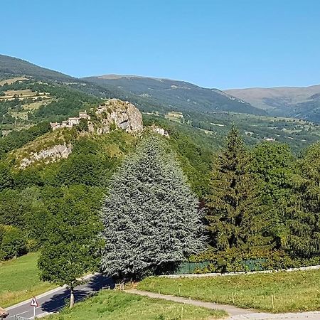 El Mussol De La Vila Camprodon, Balconets Amb Vistes A La Placa Exterior foto
